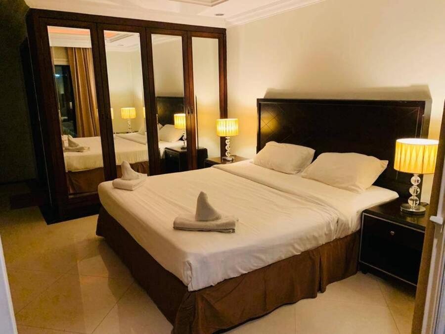 Ivory Palace Hotel Pattaya Bagian luar foto