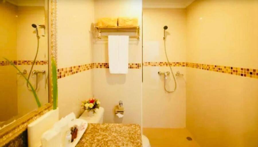 Ivory Palace Hotel Pattaya Bagian luar foto