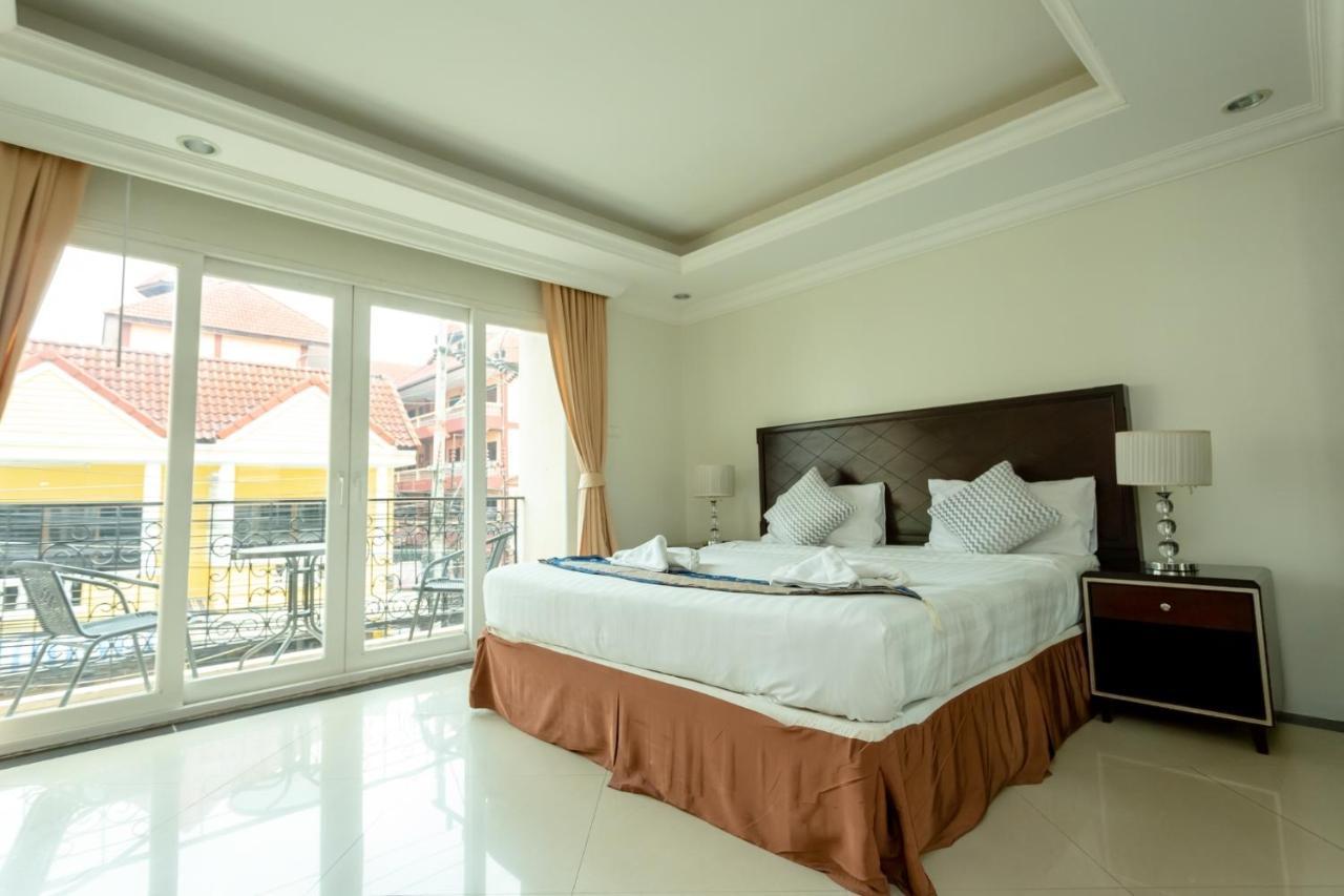 Ivory Palace Hotel Pattaya Bagian luar foto