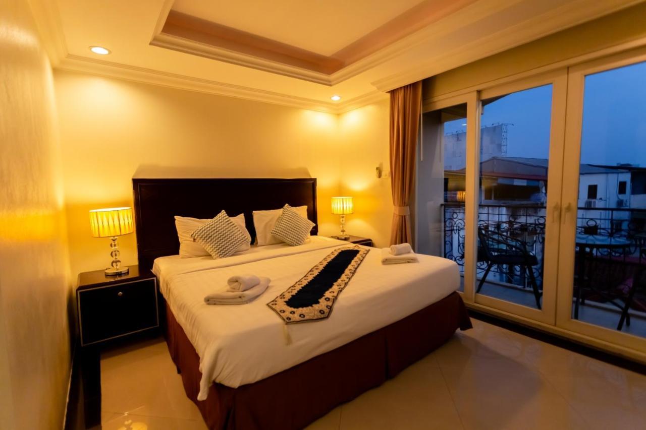 Ivory Palace Hotel Pattaya Bagian luar foto