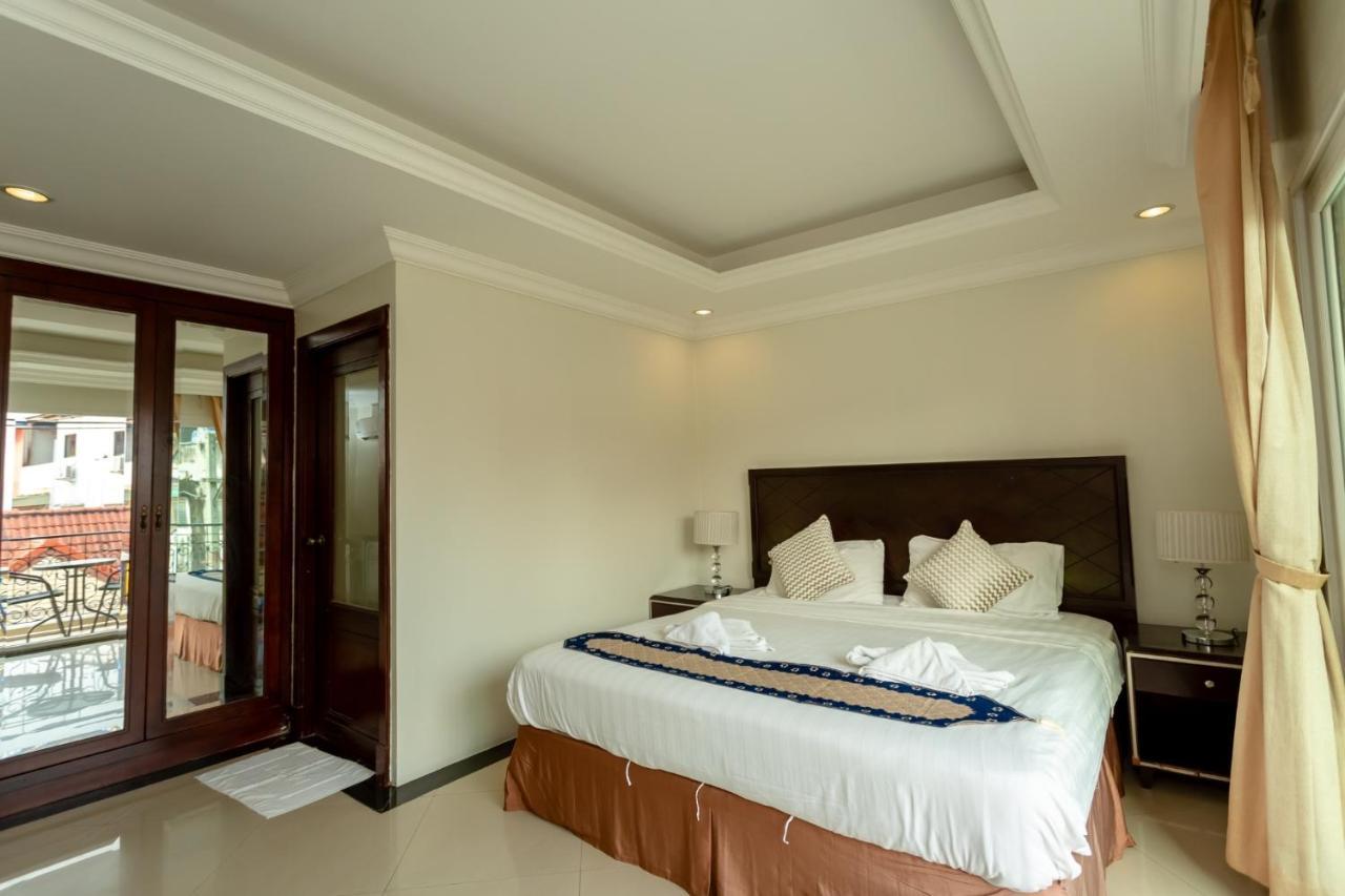 Ivory Palace Hotel Pattaya Bagian luar foto