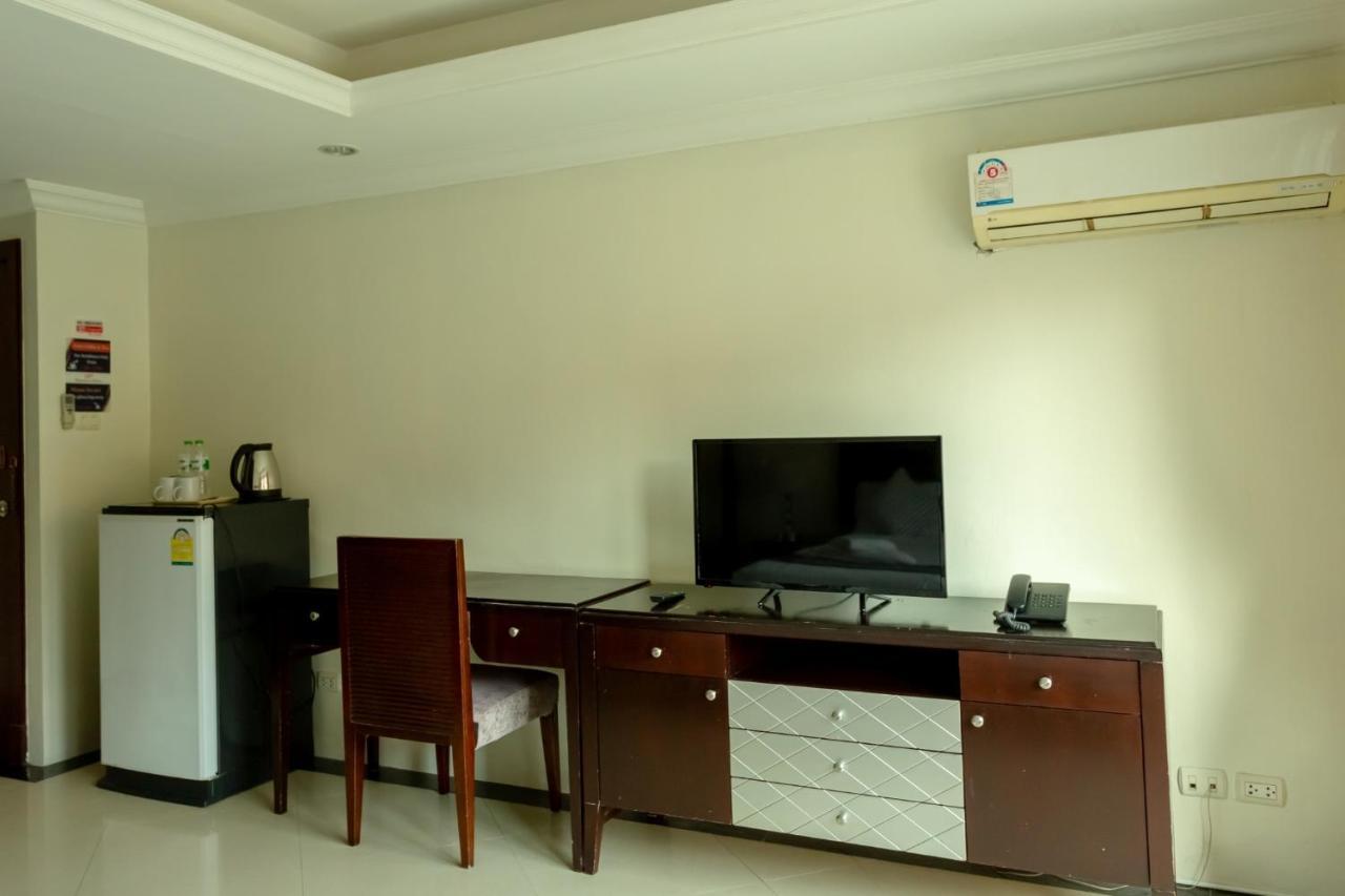 Ivory Palace Hotel Pattaya Bagian luar foto