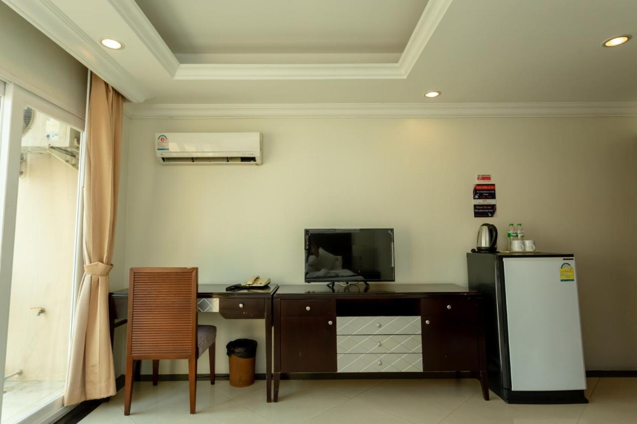 Ivory Palace Hotel Pattaya Bagian luar foto