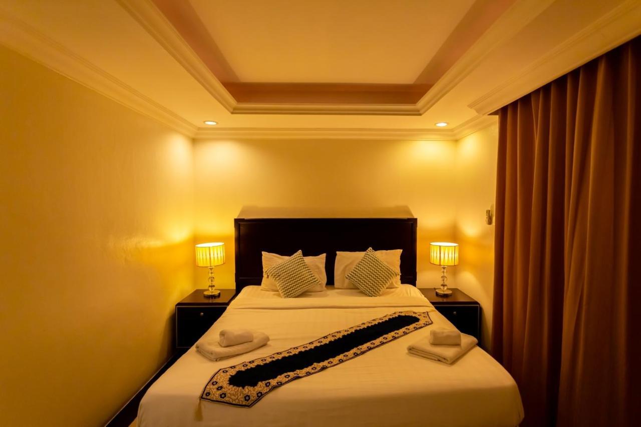 Ivory Palace Hotel Pattaya Bagian luar foto