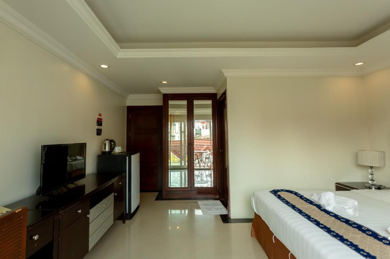 Ivory Palace Hotel Pattaya Bagian luar foto