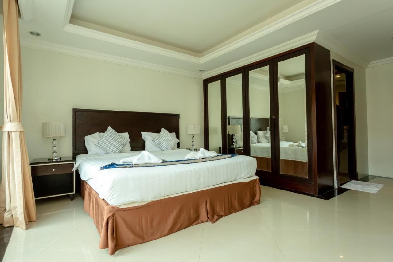 Ivory Palace Hotel Pattaya Bagian luar foto