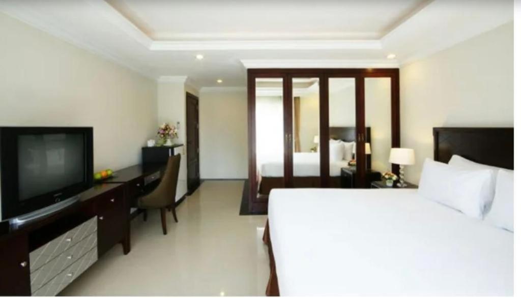Ivory Palace Hotel Pattaya Bagian luar foto