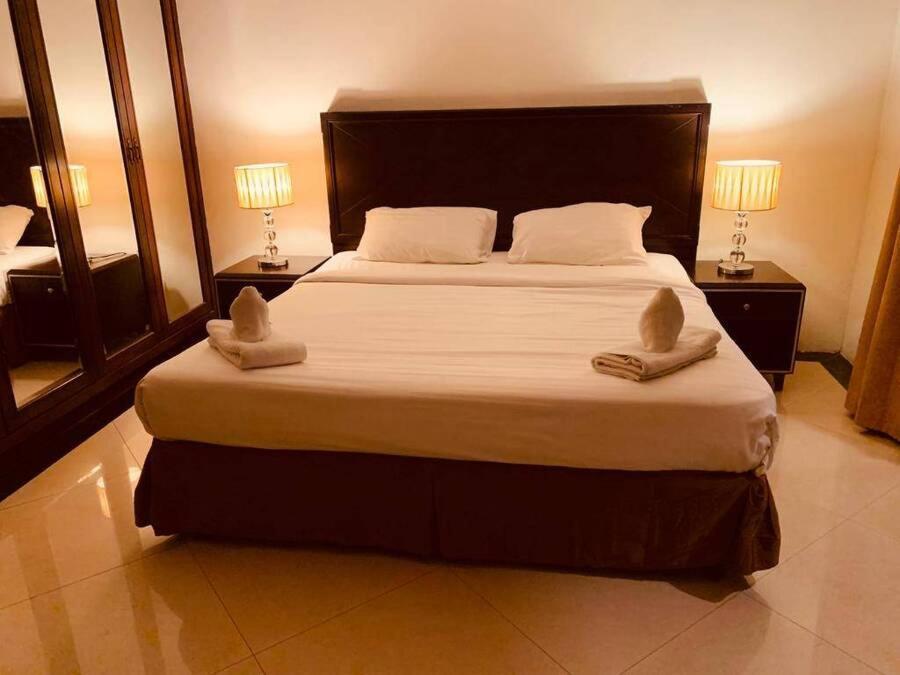 Ivory Palace Hotel Pattaya Bagian luar foto