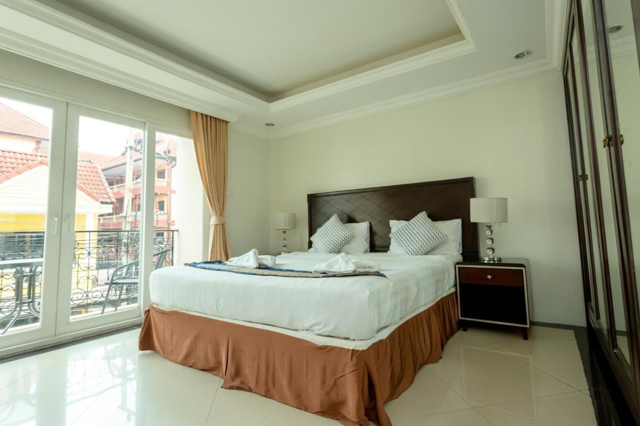 Ivory Palace Hotel Pattaya Bagian luar foto